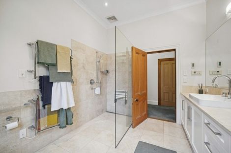 Photo of property in 17 Park Street, Thorndon, Wellington, 6011