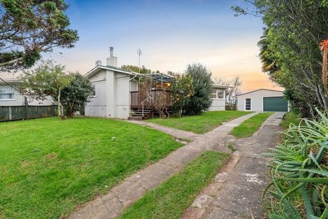 Photo of property in 19 Plumley Crescent, Mangere, Auckland, 2022