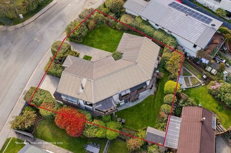 Photo of property in 9 Greenstone Place, Fernhill, Queenstown, 9300