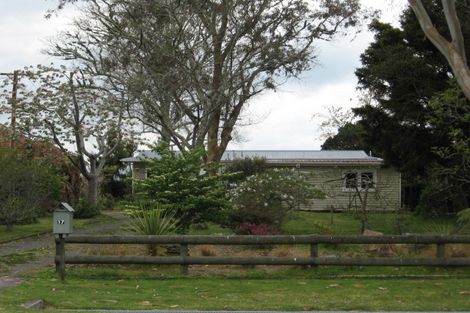 Photo of property in 17 Willow Avenue, Hannahs Bay, Rotorua, 3010