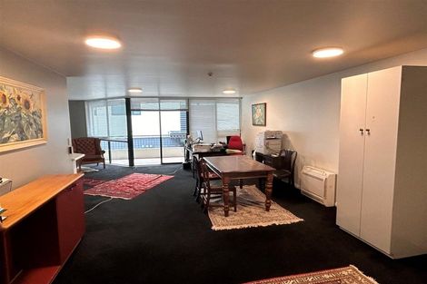 Photo of property in Regent Courts, 2/75 Gloucester Street, Christchurch Central, Christchurch, 8013