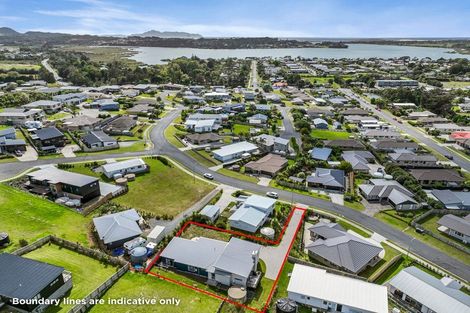 Photo of property in 28a Weka Street, Mangawhai, 0505