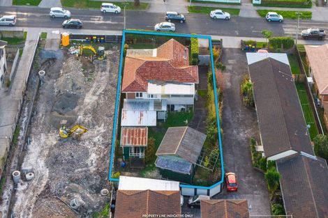 Photo of property in 11 Roberts Road, Te Atatu South, Auckland, 0610