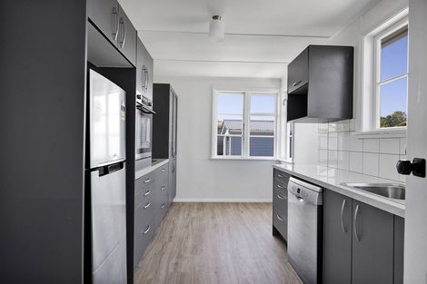 Photo of property in 2 Waihi Road, Hawera, 4610