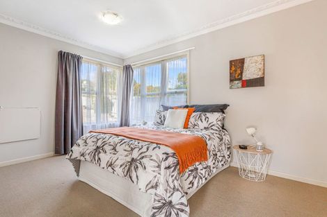 Photo of property in 52 Sylvan Crescent, Te Atatu South, Auckland, 0610