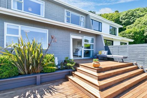 Photo of property in 12 Middlesex Place, Northland, Wellington, 6012