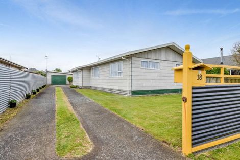 Photo of property in 18 Kamahi Avenue, Hawera, 4610