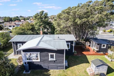 Photo of property in 62 Main Road, Titahi Bay, Porirua, 5022