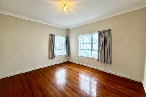 Photo of property in 2/493 Point Chevalier Road, Point Chevalier, Auckland, 1022