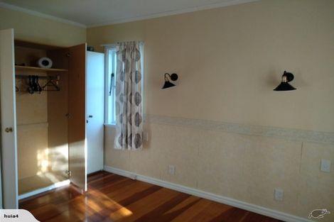 Photo of property in 21 Tiromoana Road, Raumati South, Paraparaumu, 5032