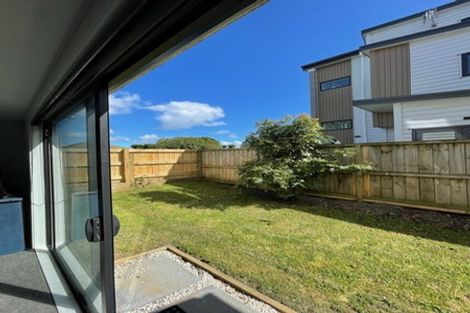 Photo of property in 14a Ropata Avenue, Point England, Auckland, 1072