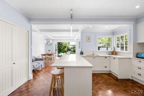 Photo of property in 17 Saint Albans Grove, Woburn, Lower Hutt, 5010