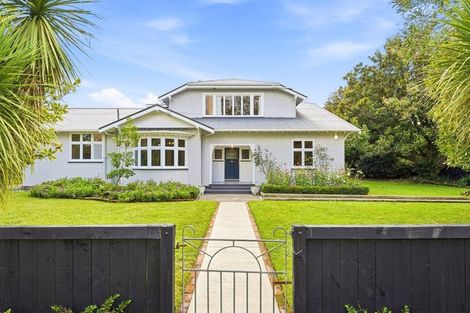 Photo of property in 5 Parkes Avenue, Saint Johns Hill, Whanganui, 4501