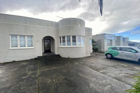 Photo of property in 1/227 Onewa Road, Birkenhead, Auckland, 0626