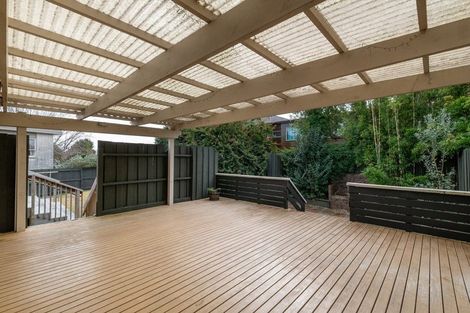 Photo of property in 3 Trevone Place, Forrest Hill, Auckland, 0620