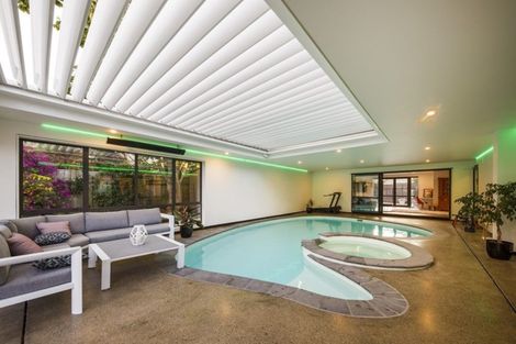 Photo of property in 2 Huata Place, West End, Palmerston North, 4412