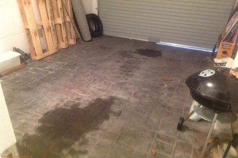 Photo of property in 2/23 Tane Street, New Lynn, Auckland, 0600