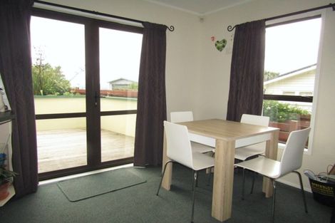 Photo of property in 14 Edgecombe Street, Newlands, Wellington, 6037