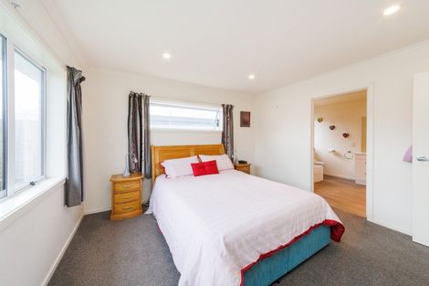 Photo of property in 10 Wescombe Grove, Feilding, 4702