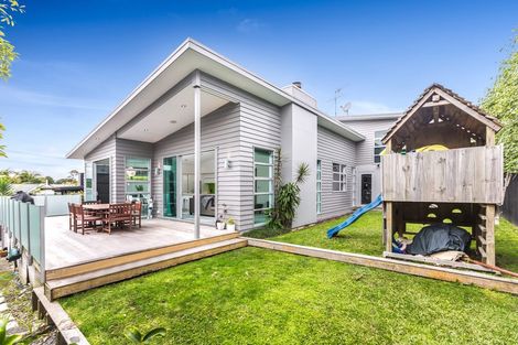 Photo of property in 42 Livingstone Street, Westmere, Auckland, 1022