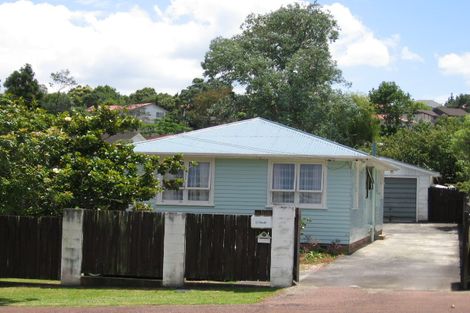 Photo of property in 16 Holbrook Street, Blockhouse Bay, Auckland, 0600