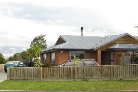 Photo of property in 19 Lowe Place, Rangiora, 7400