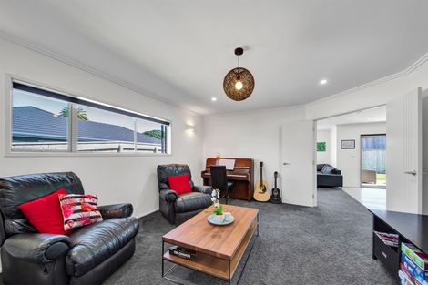 Photo of property in 11 Keene Drive, Bell Block, New Plymouth, 4312