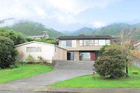 Photo of property in 49 Seddon Street, Waikanae, 5036