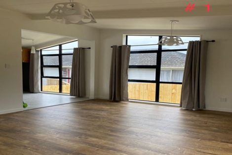 Photo of property in 24 Lewisham Street, Highland Park, Auckland, 2010