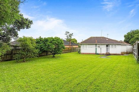 Photo of property in 47 Neil Avenue, Te Atatu Peninsula, Auckland, 0610