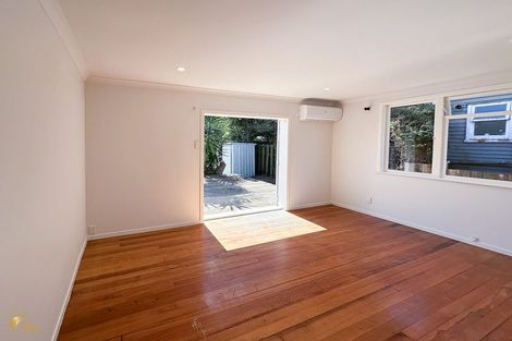 Photo of property in 27 Line Road, Glen Innes, Auckland, 1072