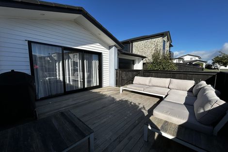 Photo of property in 33 Makete Crescent, Hobsonville, Auckland, 0618