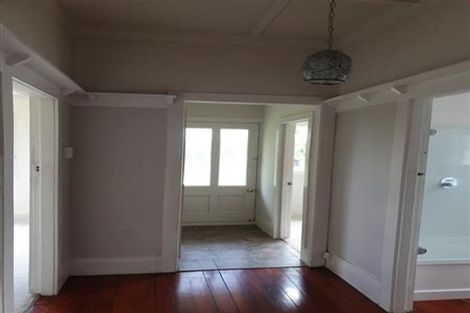 Photo of property in 1/65 Shakespeare Road, Milford, Auckland, 0620