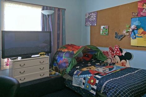 Photo of property in 5 Stuart Street, Owaka, 9535