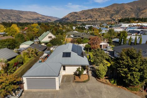Photo of property in 16 Wilkin Road, Wanaka, 9305