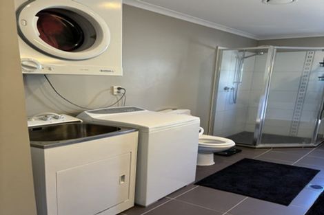 Photo of property in White Isle Apartments, 3/23 Quay Street, Whakatane, 3120