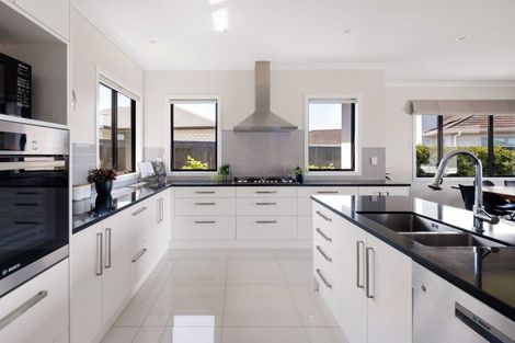 Photo of property in 22 Miranda Place, Flagstaff, Hamilton, 3210