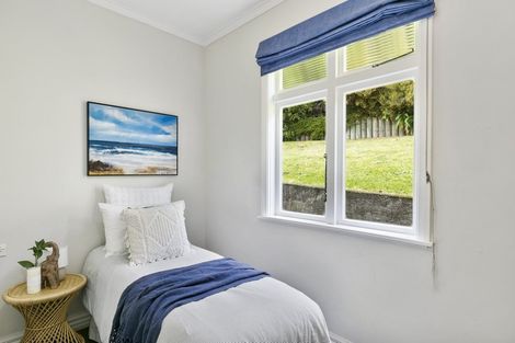 Photo of property in 73 Hungerford Road, Houghton Bay, Wellington, 6023