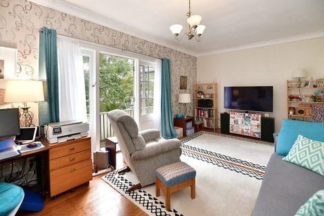 Photo of property in 31 William Hadlow Place, Hatfields Beach, Orewa, 0931