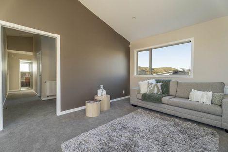 Photo of property in 165 Amesbury Drive, Churton Park, Wellington, 6037