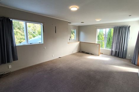 Photo of property in 13a Kingsbridge Place, Newlands, Wellington, 6037