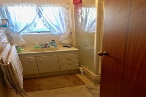 Photo of property in 1/2 Waterloo Road, Milford, Auckland, 0620