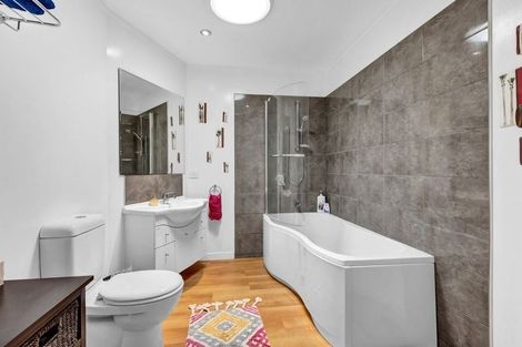 Photo of property in 4 Price Street, Westown, New Plymouth, 4310