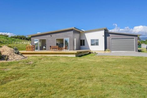 Photo of property in 42a Strathnaver Drive, Waikawa Beach, Manakau, 5573