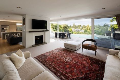 Photo of property in 42 Beerescourt Road, Beerescourt, Hamilton, 3200