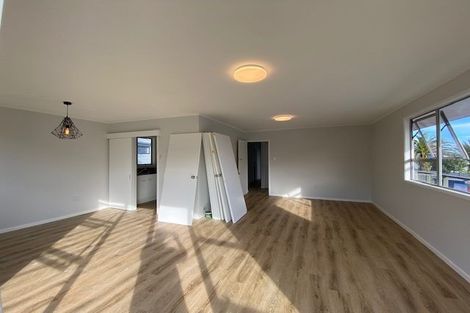 Photo of property in 75 Lewisham Street, Highland Park, Auckland, 2010