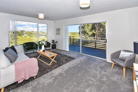 Photo of property in 9 Volante Avenue, Wattle Downs, Auckland, 2103