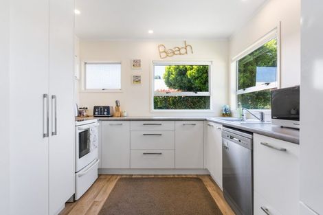 Photo of property in 106 Mckellar Place, Whangamata, 3620