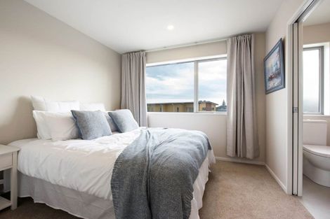 Photo of property in 25/11 Ray Small Drive, Papakura, 2110