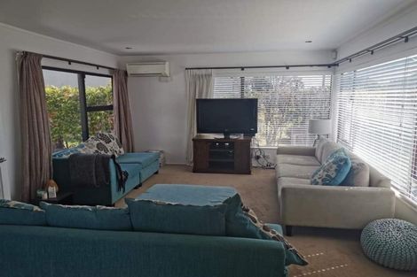 Photo of property in 1/114 Ocean View Road, Northcote, Auckland, 0627